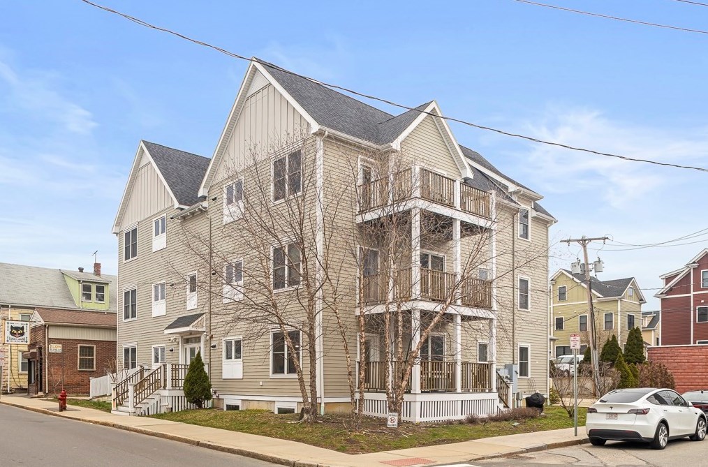 181 Cedar St, Somerville MA  02145-3536 exterior