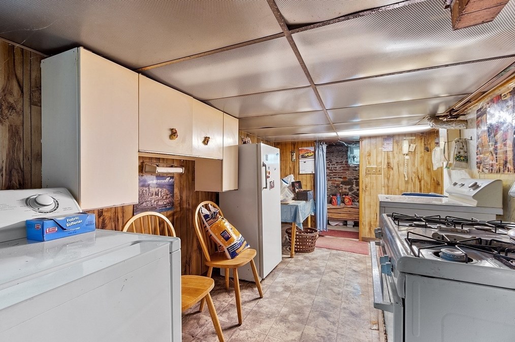 36 North St, Lowell MA  01852-2637 exterior