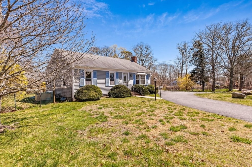 217 Pleasant Lake Ave, Harwich, MA 02645