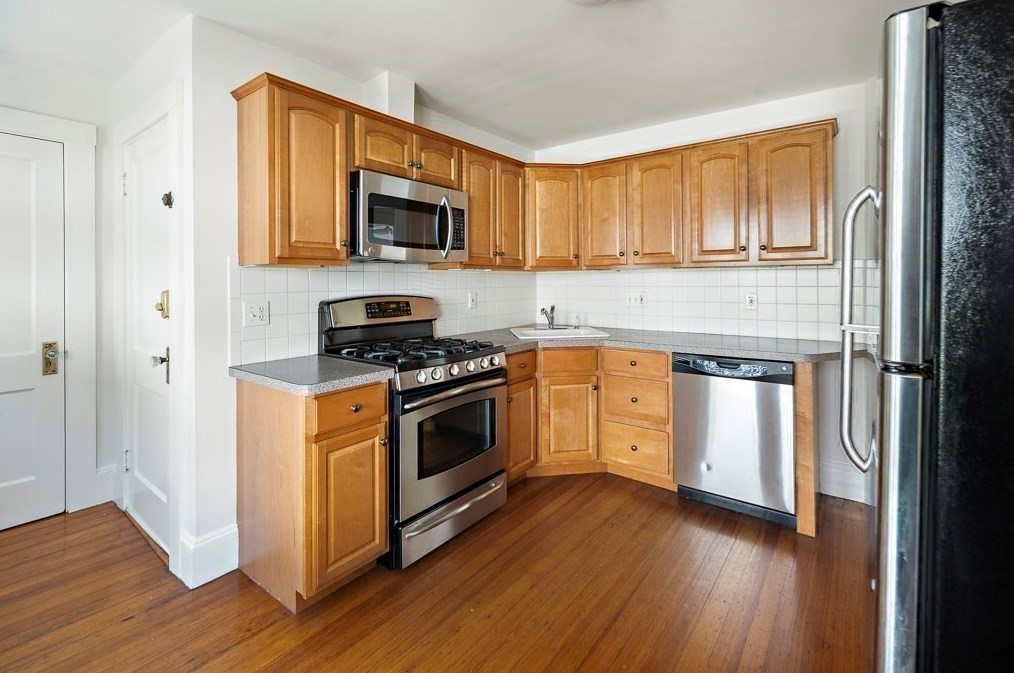 78 Chester Rd, Belmont MA 02478-2824 exterior