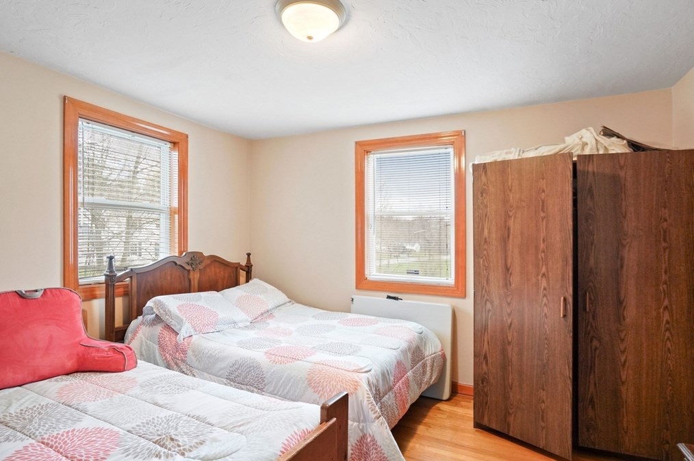 1 Beacon St, West Bridgewater MA 02379-1418 exterior