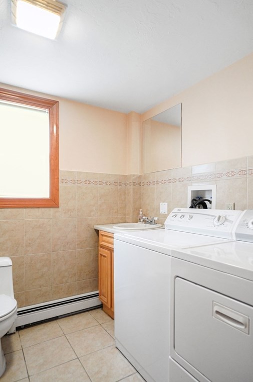 1 Beacon St, West Bridgewater MA 02379-1418 exterior