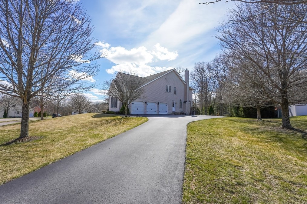 57 Whitehall Way, Bellingham, MA 02019