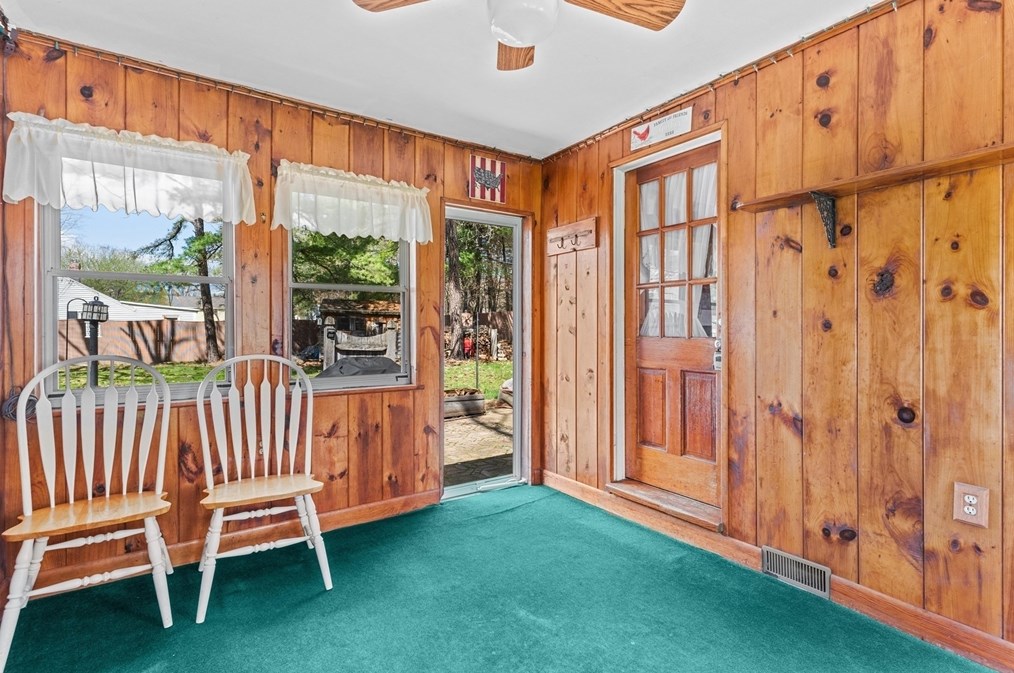 118 Lowell Rd, Pepperell MA  01463-1716 exterior