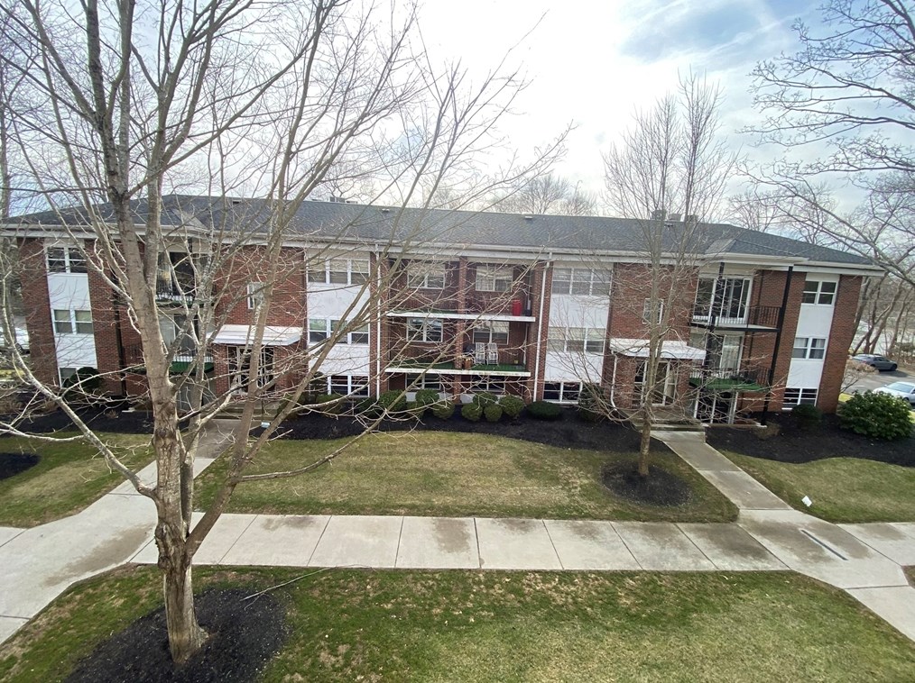 34 Pleasant Dr, Stoughton MA  02072-2565 exterior