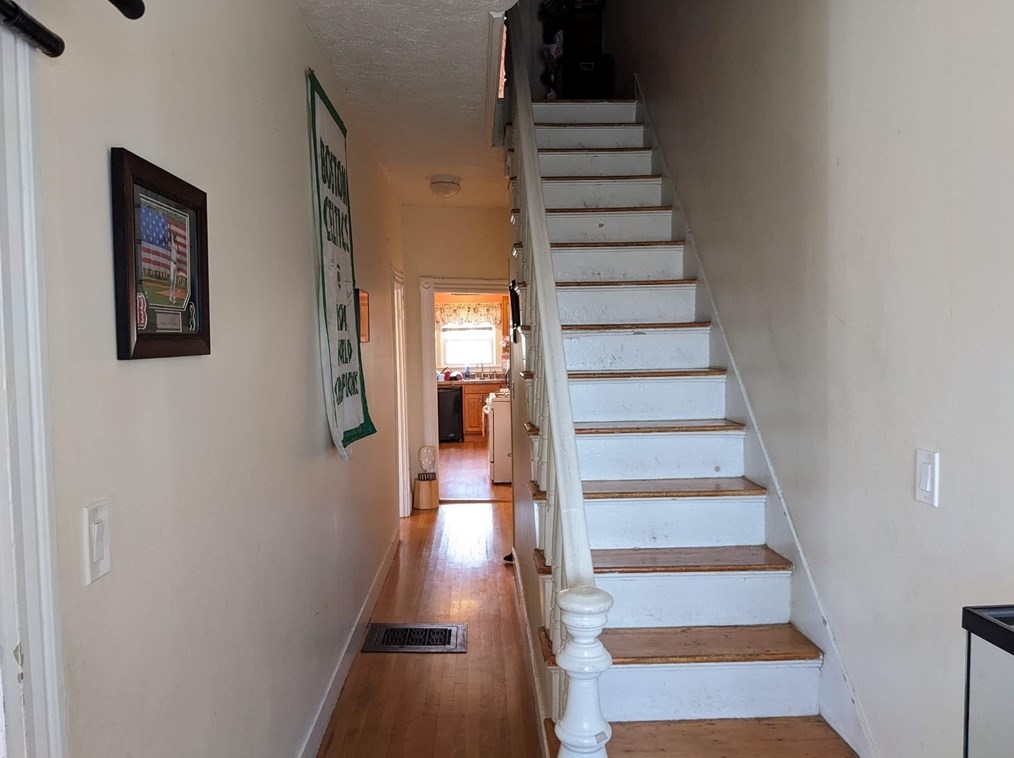 95 Blossom St, Haverhill MA  01835-7244 exterior