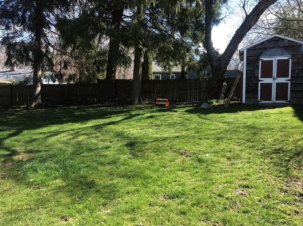 10 Mayflower Cir, Holden MA  01520-1721 exterior