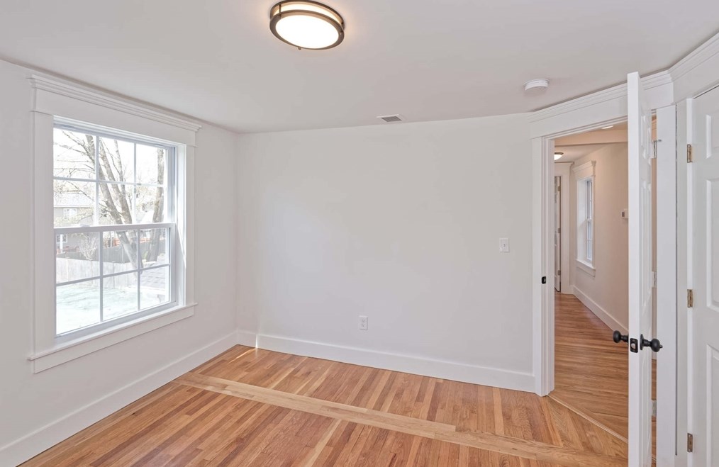 45 Pleasant St, Medfield MA  02052-2613 exterior