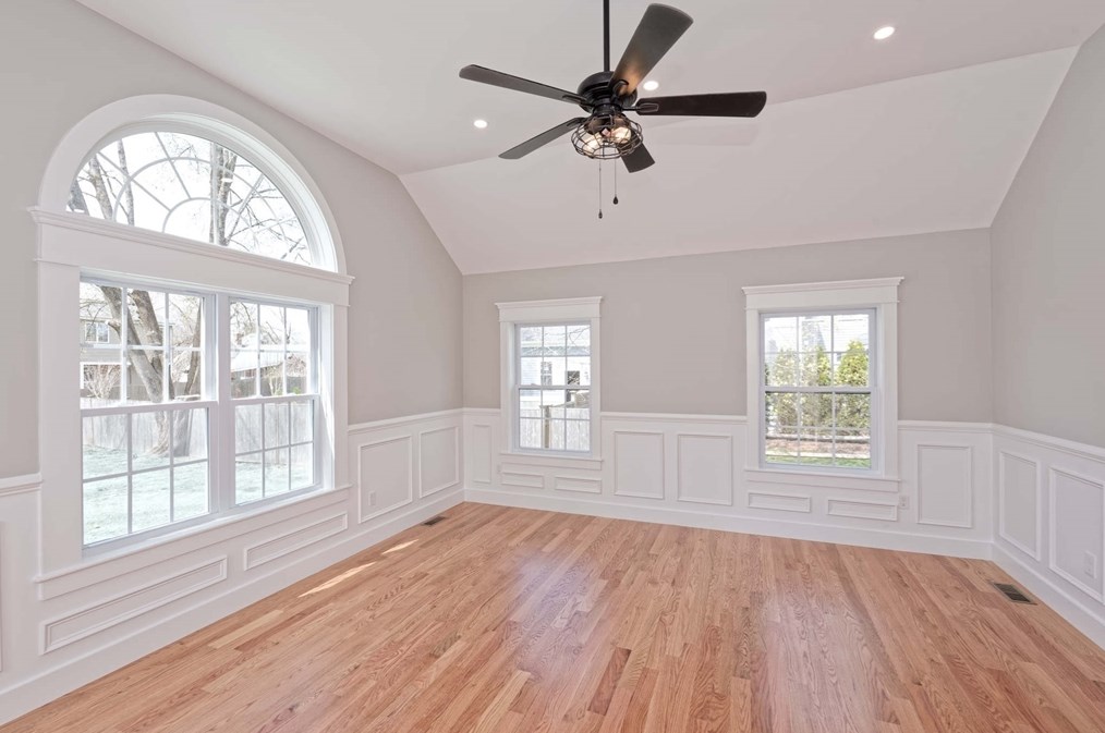 45 Pleasant St, Medfield MA  02052-2613 exterior