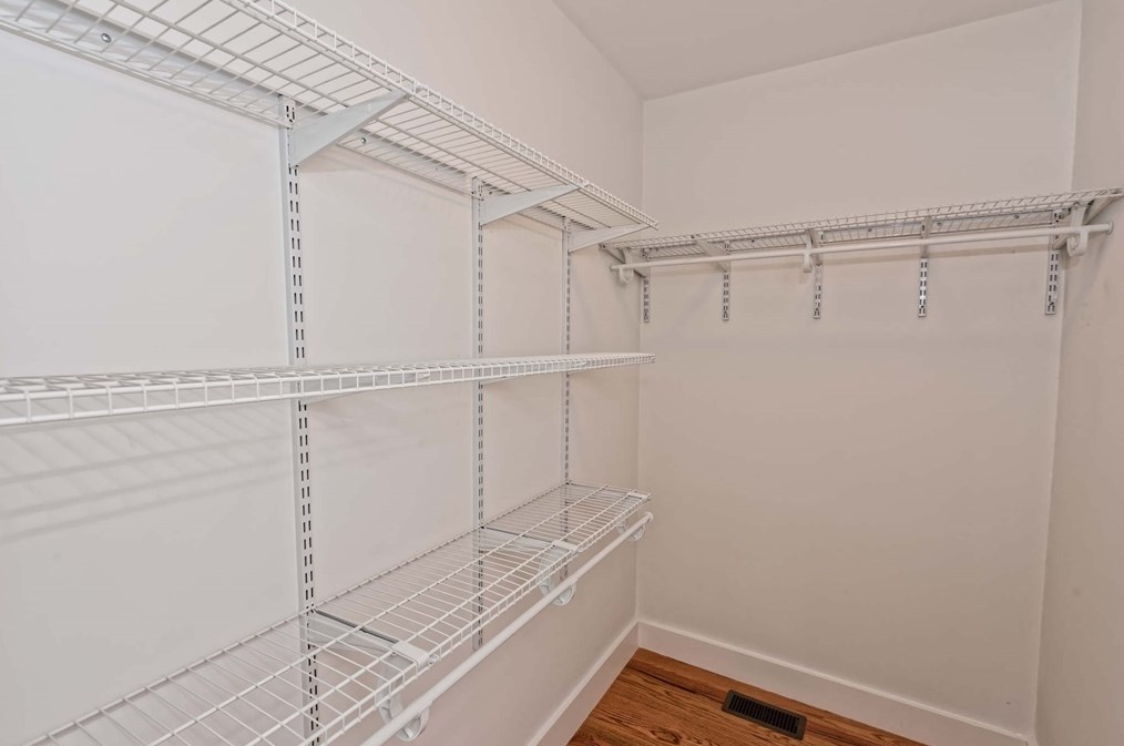 45 Pleasant St, Medfield MA  02052-2613 exterior