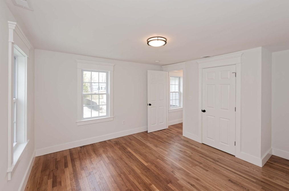 45 Pleasant St, Medfield MA  02052-2613 exterior