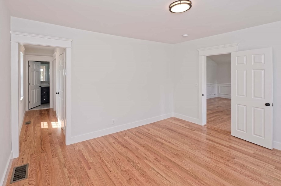 45 Pleasant St, Medfield MA  02052-2613 exterior