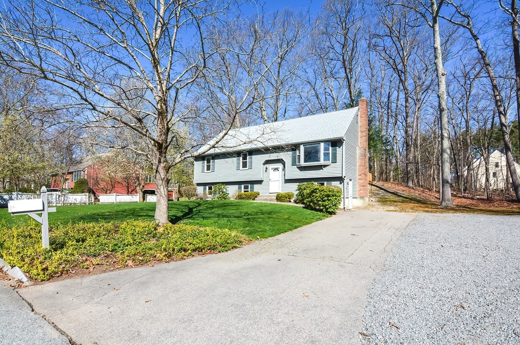 4 Nancys Way, Plainville, MA 02762 exterior