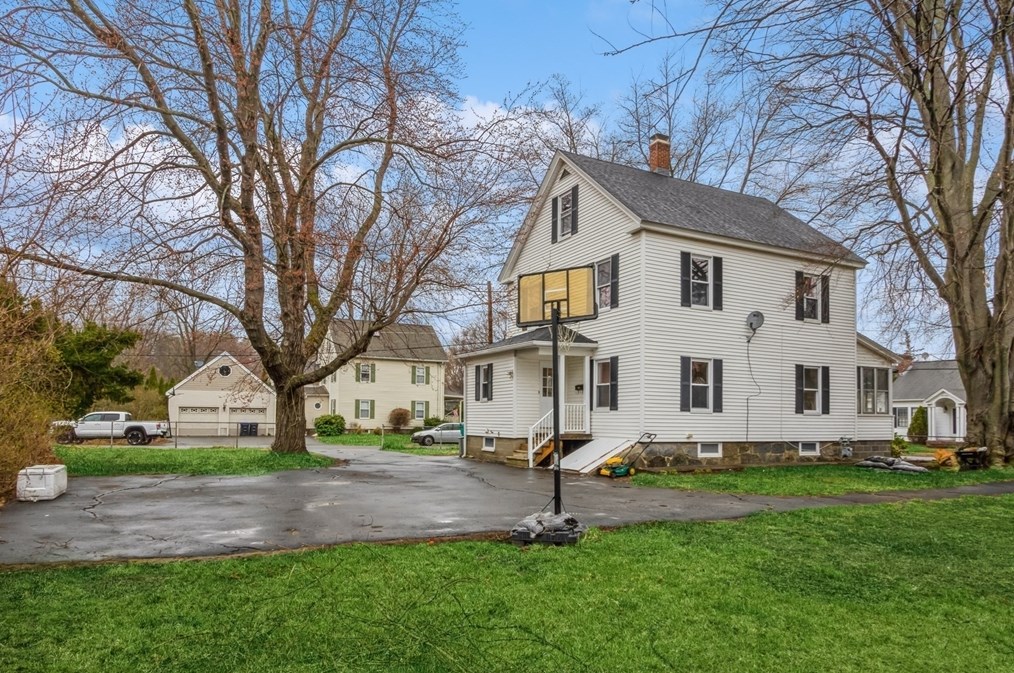 16 Carter St, Hudson MA 01749-1507 exterior