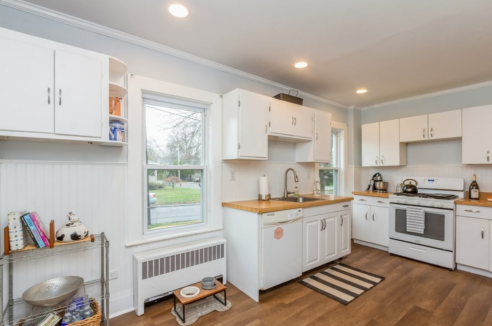 16 Carter St, Hudson MA 01749-1507 exterior