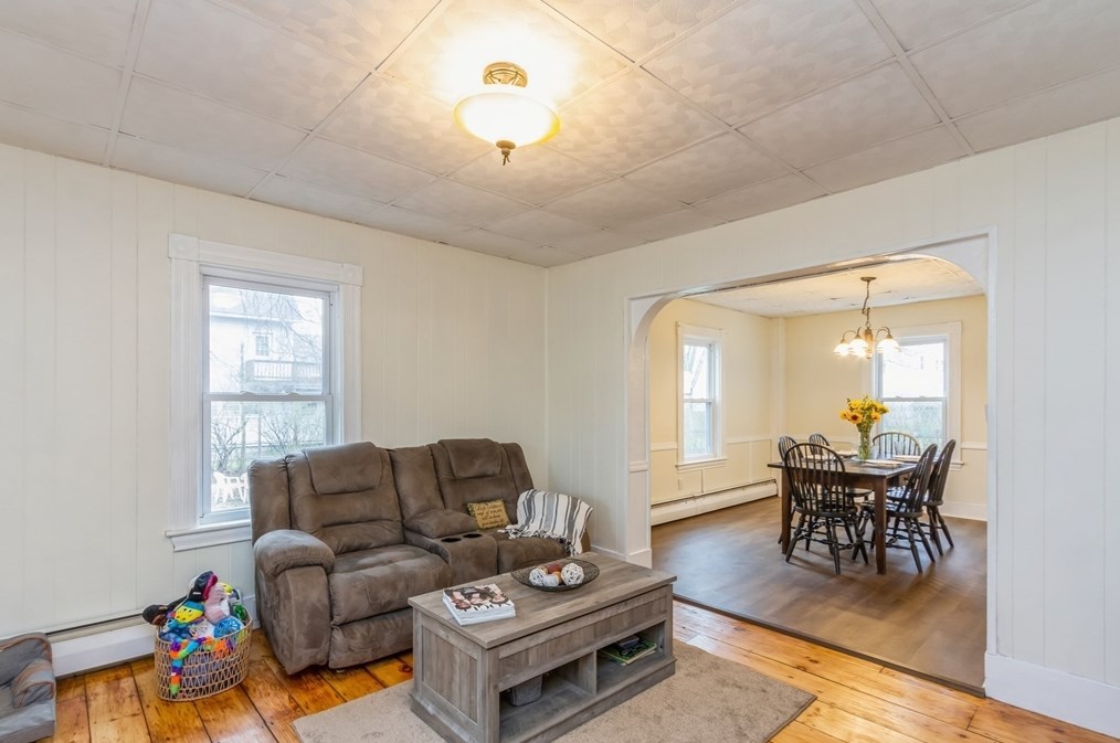 16 Carter St, Hudson MA 01749-1507 exterior