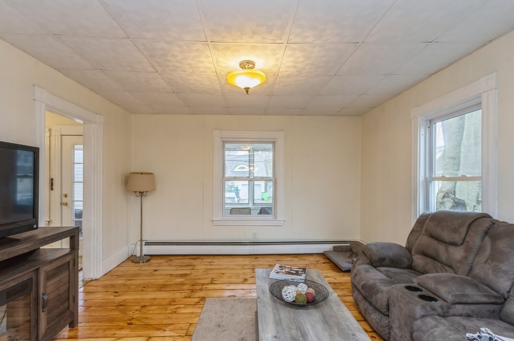 16 Carter St, Hudson MA 01749-1507 exterior