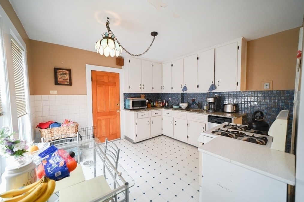 16 Kondazian St, Watertown MA 02472-2830 exterior