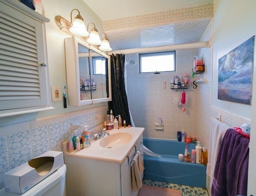 16 Kondazian St, Watertown MA 02472-2830 exterior