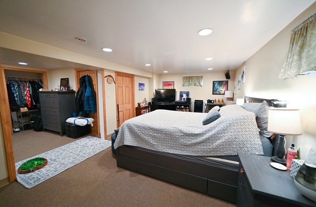 16 Kondazian St, Watertown MA 02472-2830 exterior