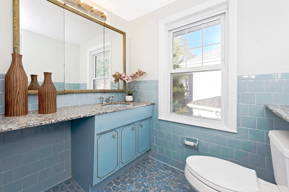 50 Cheriton Rd, Quincy MA 02170-1934 exterior