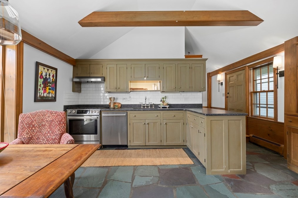 564 East St, Carlisle, MA 01741