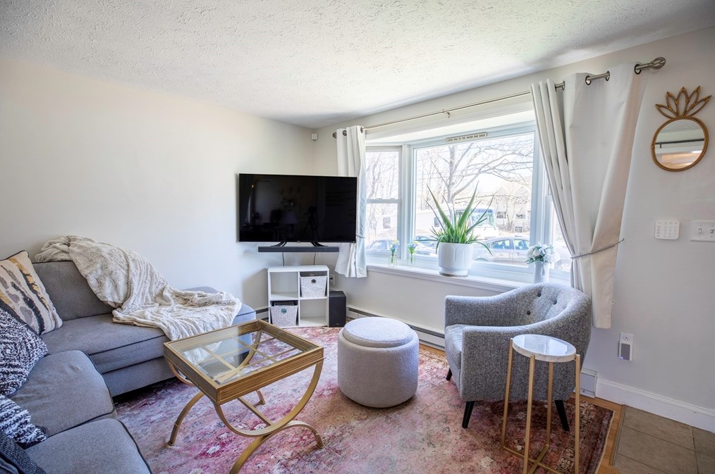 12 Lebanon St, Worcester MA  01603-1304 exterior