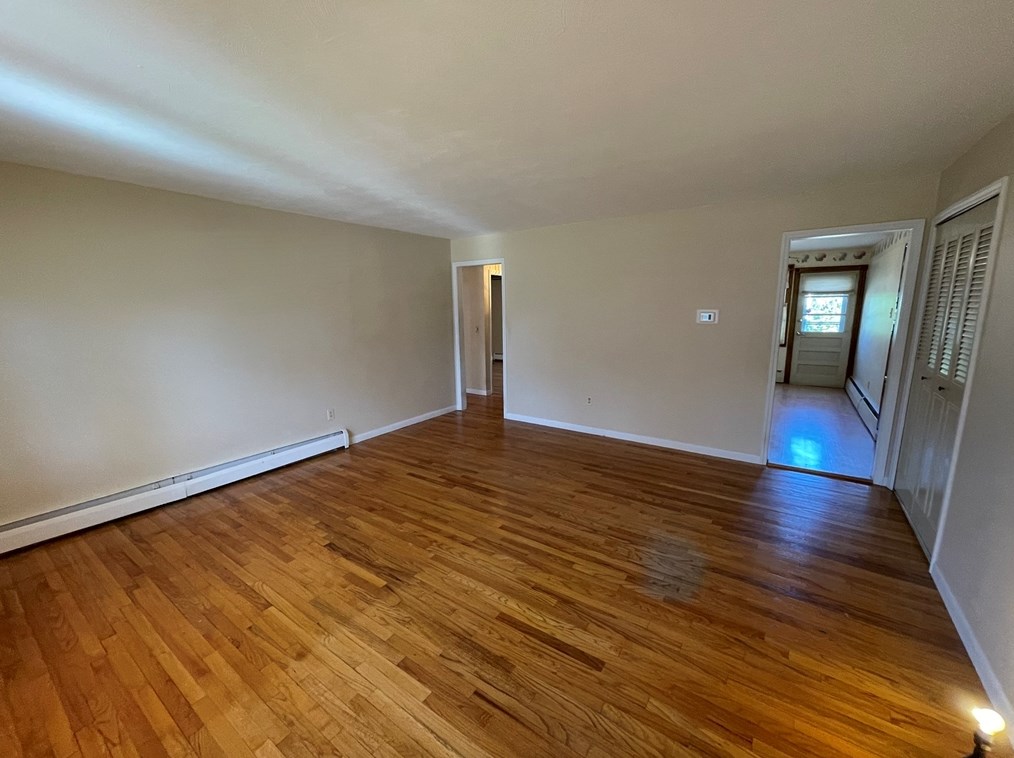 30 Colonial Cir #b, Chicopee, MA 01020