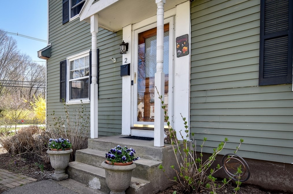 2 Circular Ave, Natick, MA 01760 exterior