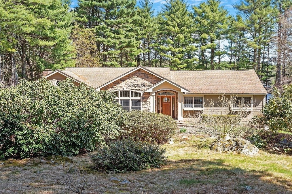 6 Farrwood Dr, Andover, MA 01810