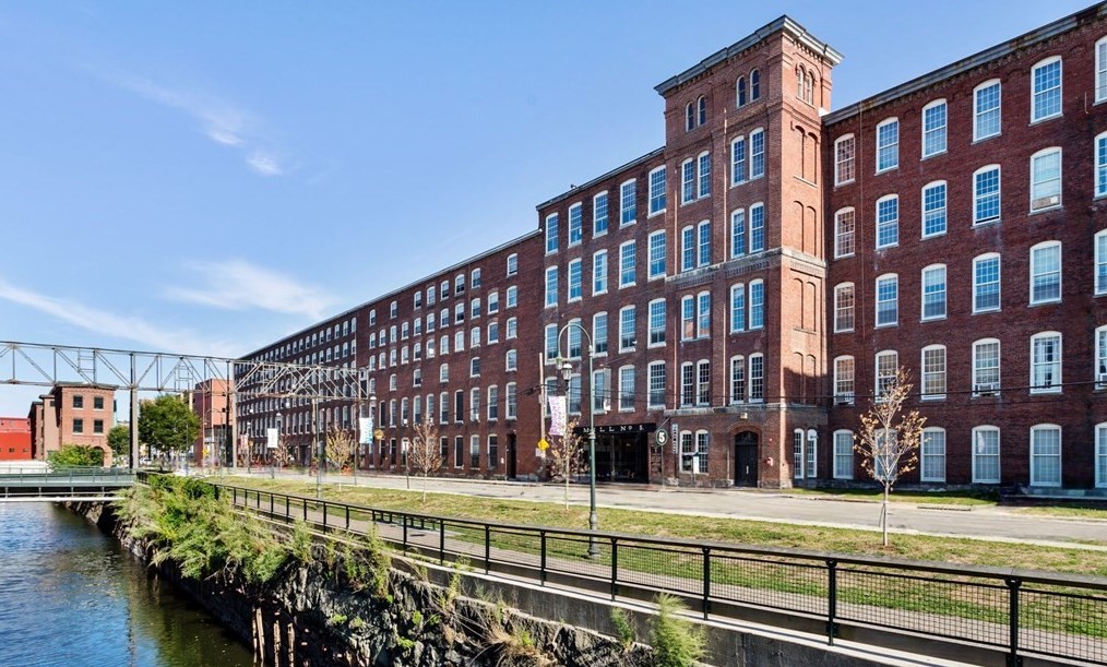 240 Jackson St, Lowell MA 01852-2126 exterior