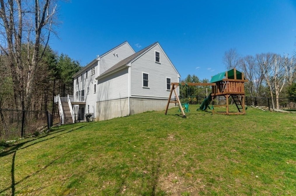 2389 West St, Wrentham MA  02093-1860 exterior