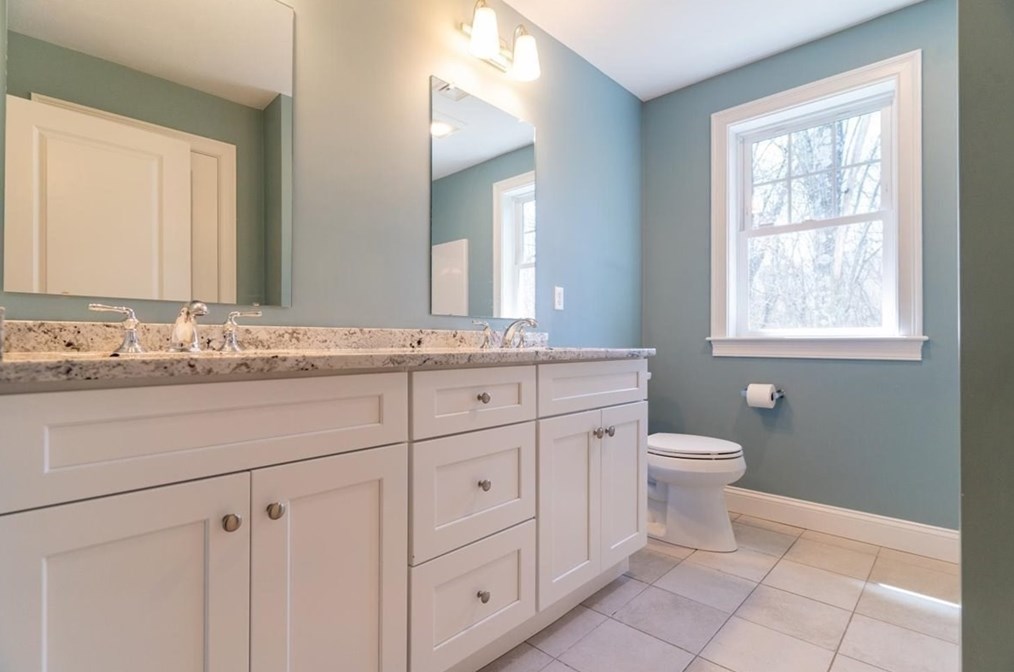 2389 West St, Wrentham MA  02093-1860 exterior