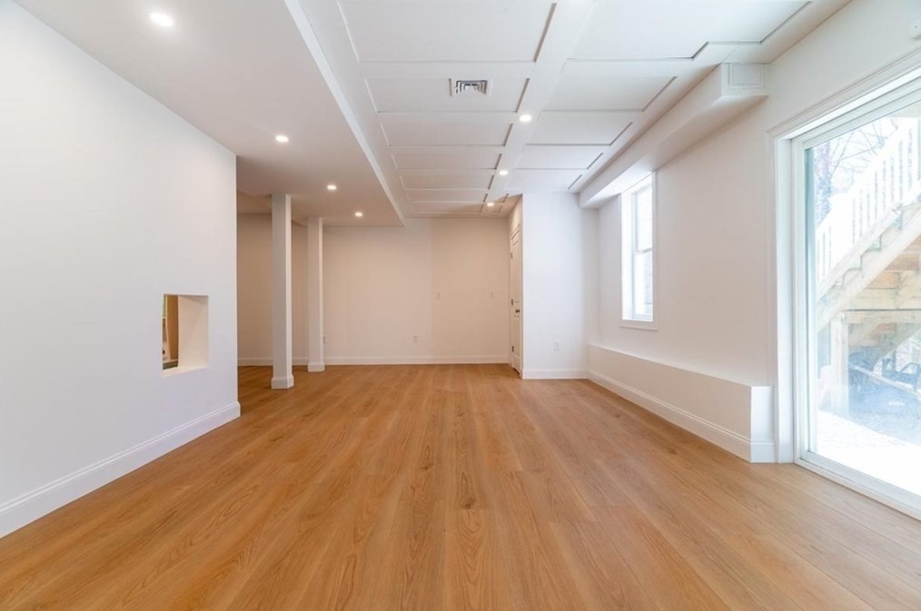 2389 West St, Wrentham MA  02093-1860 exterior