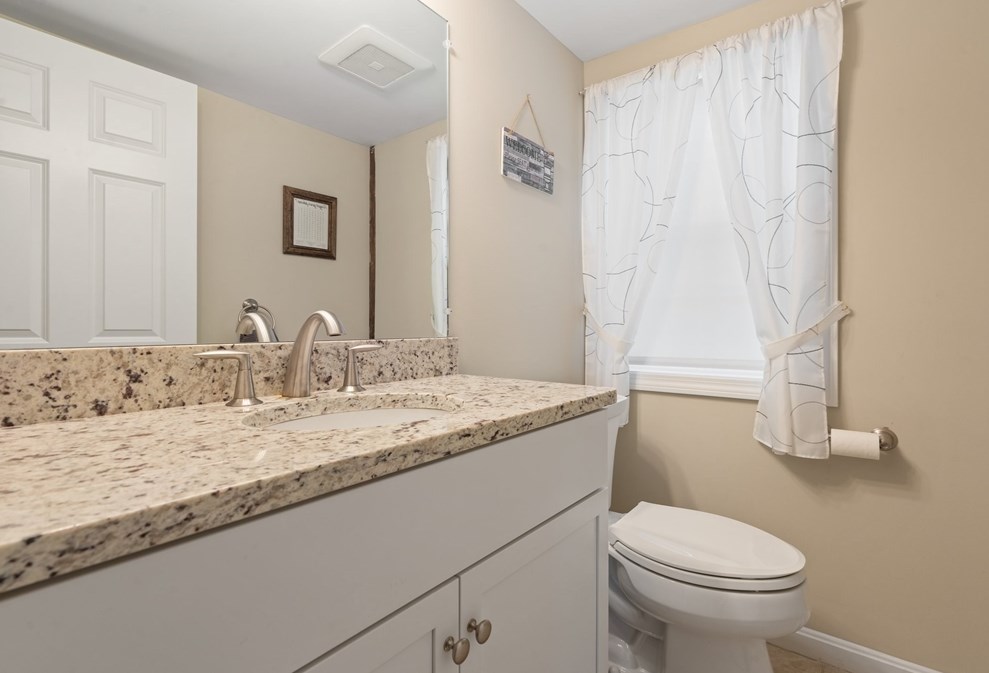 311 Pelham St, Methuen MA  01844-1476 exterior