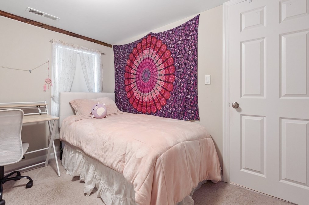 311 Pelham St, Methuen MA  01844-1476 exterior