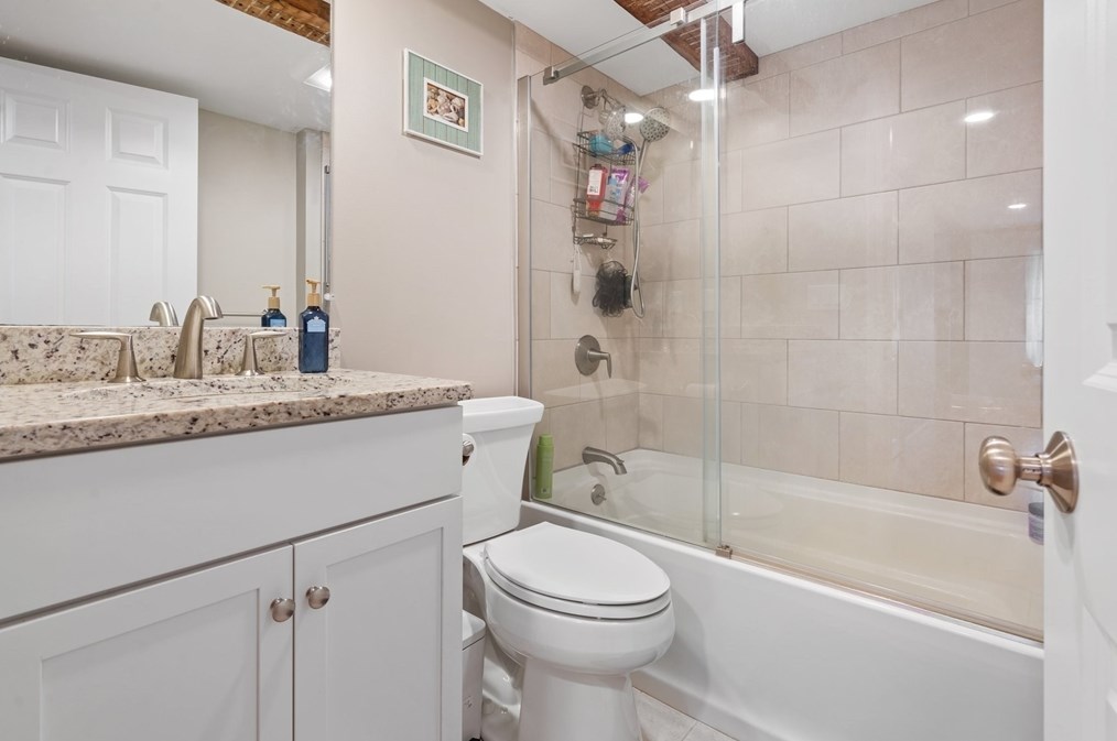 311 Pelham St, Methuen MA  01844-1476 exterior