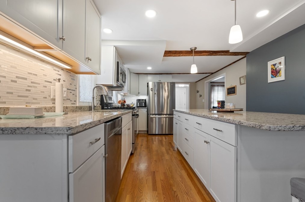 311 Pelham St, Methuen MA  01844-1476 exterior