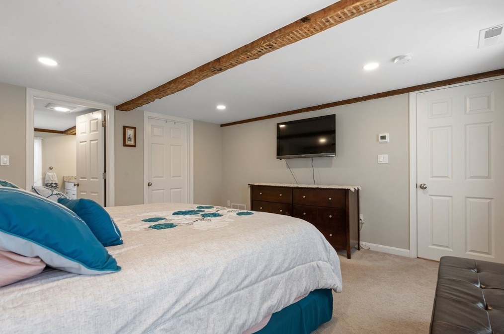 311 Pelham St, Methuen MA  01844-1476 exterior