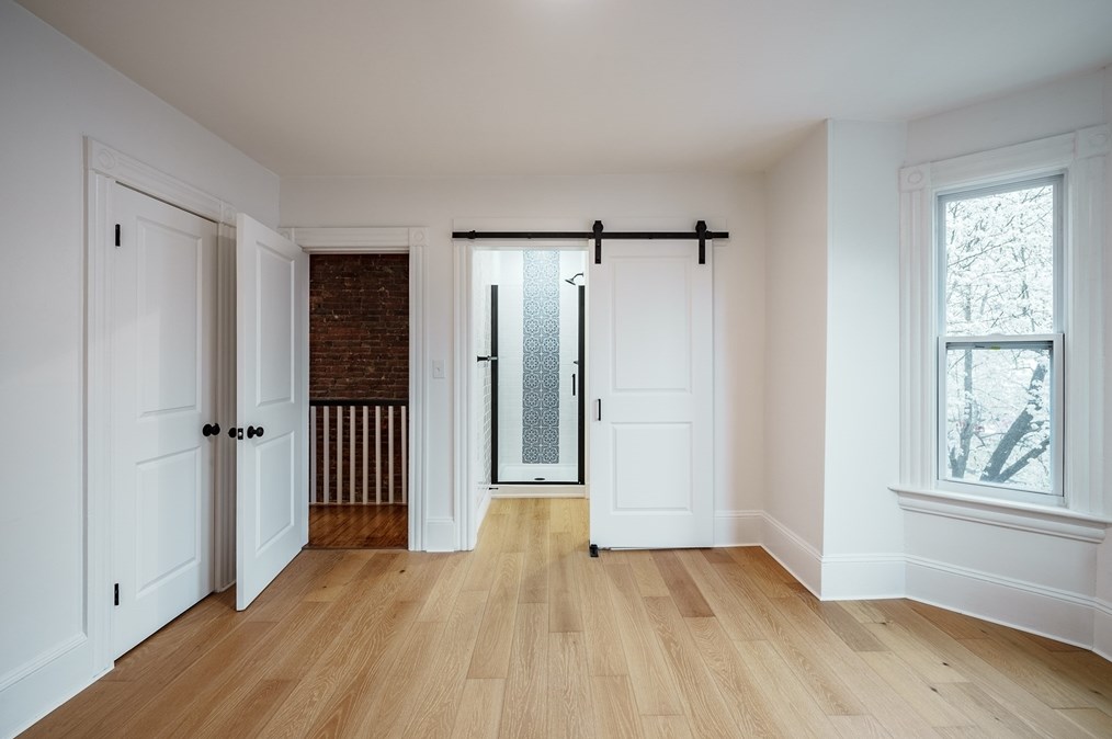 56 Taylor St, Holyoke MA  01040-3321 exterior