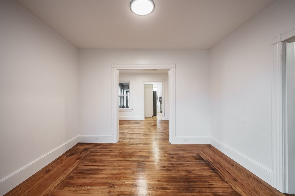 56 Taylor St, Holyoke MA  01040-3321 exterior