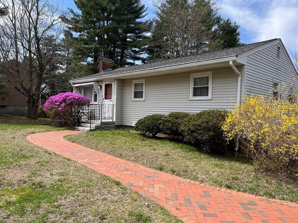 14 Royal Ct, Franklin, MA 02038-2728