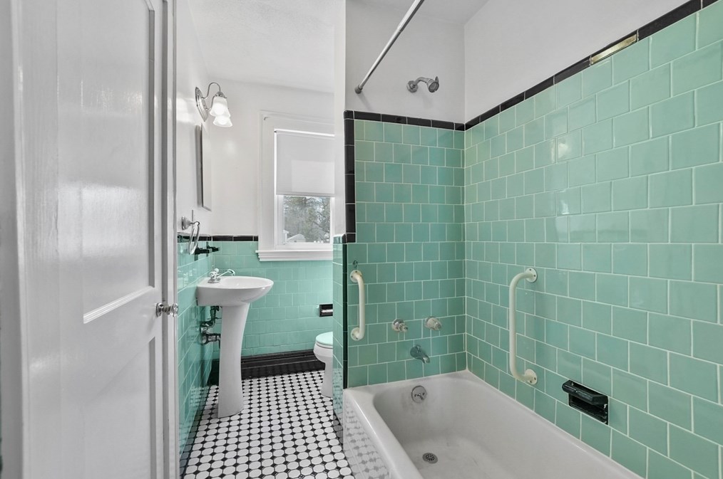 52 Conant St, Danvers MA 01923-2524 exterior