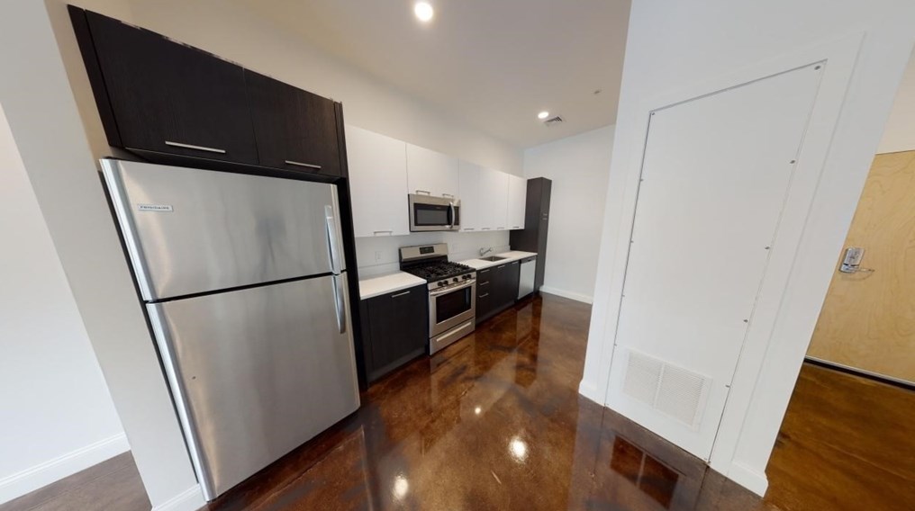 10 Front St, Weymouth, MA 02188-1605