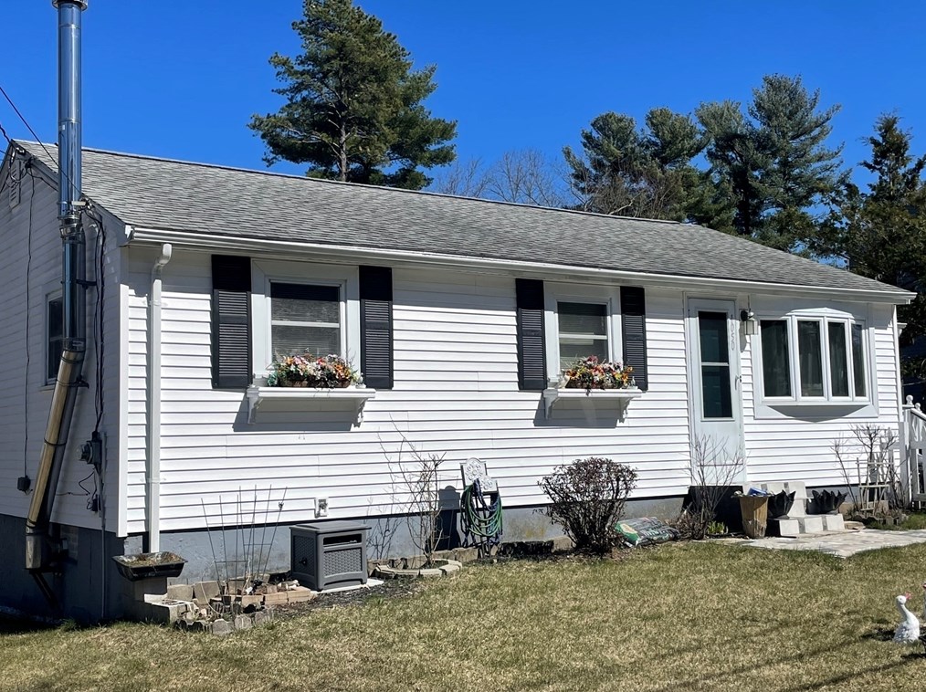 1050 Chandler St, Tewksbury, MA 01876 exterior