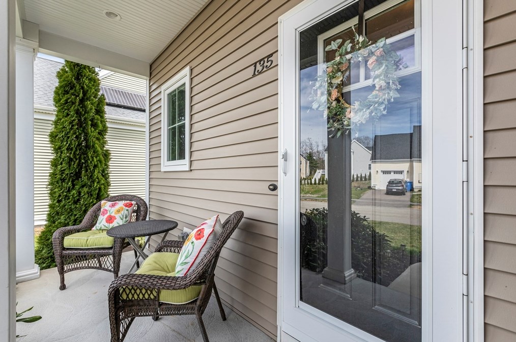 135 Red Fox Run, Wrentham, MA 02070 exterior