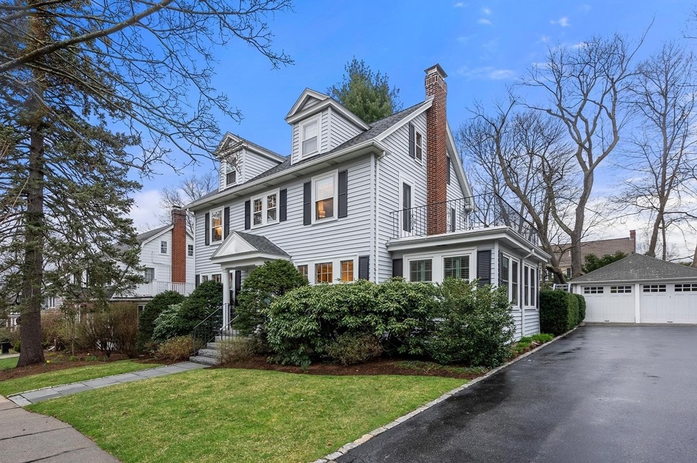 22 Temple St, Belmont, MA 02478 exterior