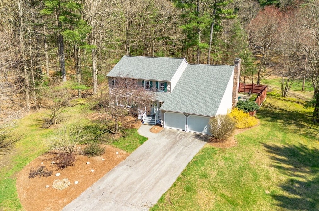 65 Dunvegan Rd, Tewksbury MA 01876 exterior