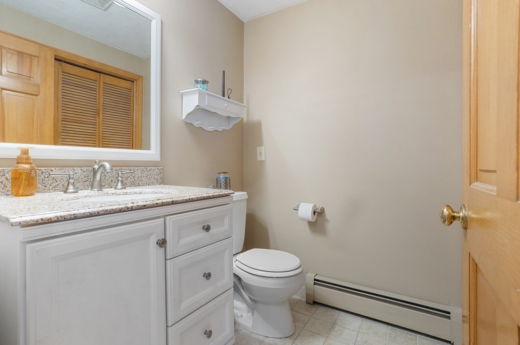 65 Dunvegan Rd, Tewksbury MA 01876 exterior