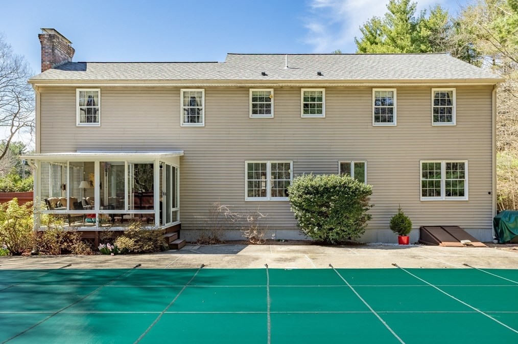 65 Dunvegan Rd, Tewksbury MA 01876 exterior